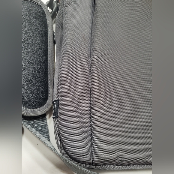 Case Logic mini laptop bag - Picture 5 of 12